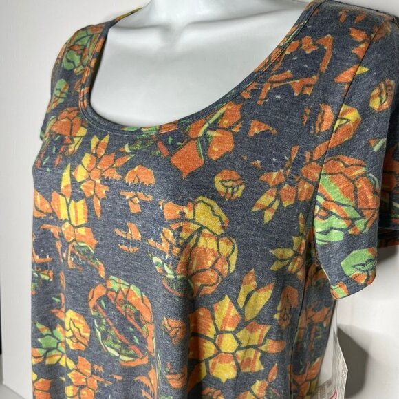 LuLaRoe Size S Classic T Shirt - Picture 4 of 6
